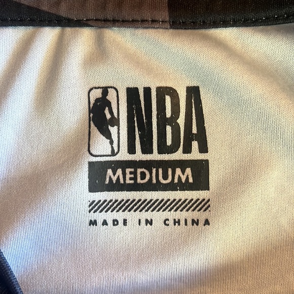 NBA Official Basketball Men's Medium Pullover Long Sleeve Tee Black Tone - Picture 3 of 8